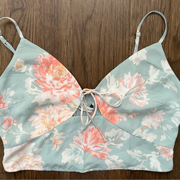 ABERCROMBIE Floral Tie Front Crop Top M - Picture 3 of 7